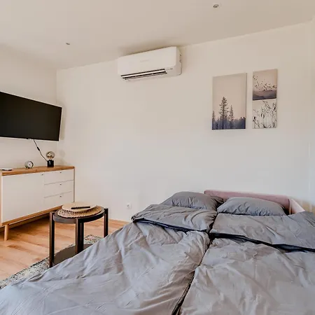 Hubane Vaeikemaja Haapsalus Prázdninový dům Uuemoisa