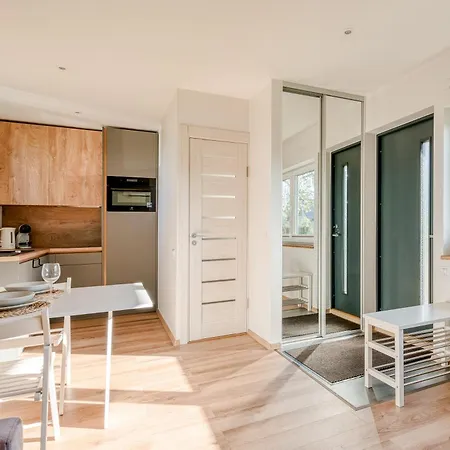 Hubane Vaeikemaja Haapsalus 펜션 Uuemoisa