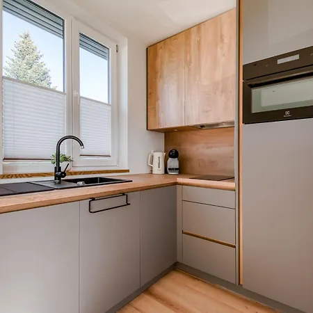 Hubane Vaeikemaja Haapsalus * Uuemoisa