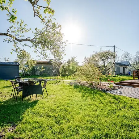 Hubane Vaeikemaja Haapsalus *