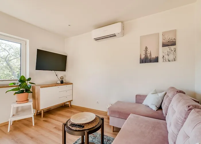 Hubane Vaeikemaja Haapsalus *