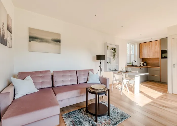 Hubane Vaeikemaja Haapsalus * Uuemoisa