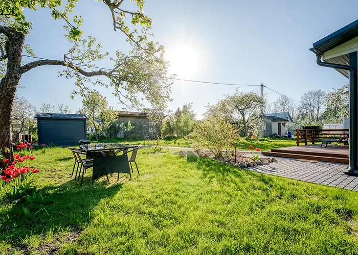 Hubane Vaeikemaja Haapsalus *