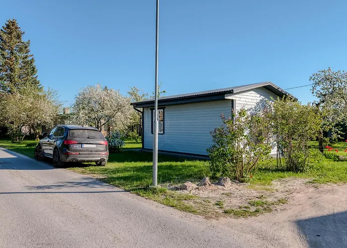 Hubane Vaeikemaja Haapsalus *