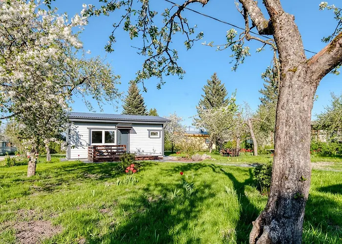 Hubane Vaeikemaja Haapsalus Nyaraló *