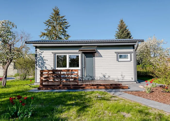 Hubane Vaeikemaja Haapsalus Dom wakacyjny